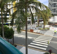 Broadbeach Private Apt with CHA - Accommodation Sunshine Coast