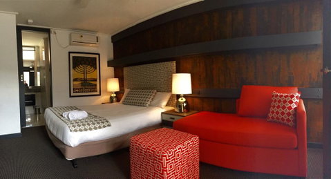 Brougham Arms Hotel - Accommodation Sunshine Coast 3
