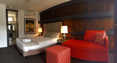 Brougham Arms Hotel - Accommodation Sunshine Coast 1
