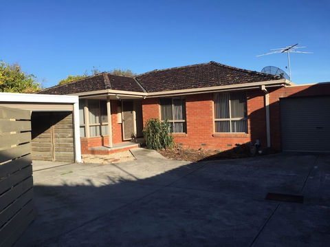 Budget Clayton Homestay - Accommodation Sunshine Coast 1