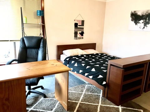 Budget Clayton Homestay - Accommodation Sunshine Coast 2