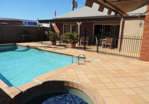 Burke & Wills Mt Isa - Accommodation Sunshine Coast 0