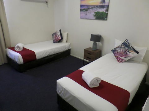 Burke & Wills Mt Isa - Accommodation Sunshine Coast 2