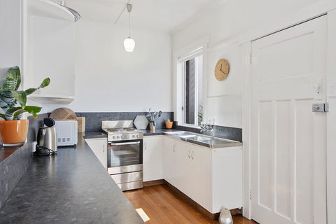 Burnie City Apartments - Accommodation Sunshine Coast 2