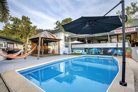 Bush Village Holiday Cabins - Accommodation Sunshine Coast 0