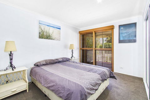 CABARITA BEACH BLISS - HOLIDAY HOME ON THE LAKE - Accommodation Sunshine Coast 2