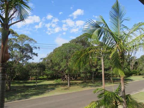 Cabenay 3 - VIEWS ACROSS THE PARK - Accommodation Sunshine Coast 2