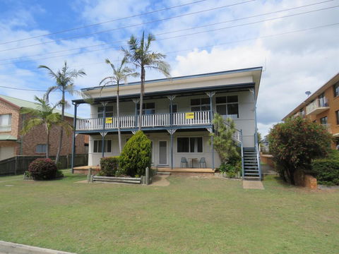 Cabenay 3 - VIEWS ACROSS THE PARK - Accommodation Sunshine Coast 1