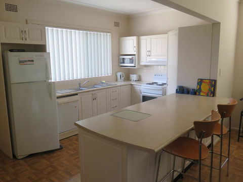 Cabenay 3 - VIEWS ACROSS THE PARK - Accommodation Sunshine Coast 3