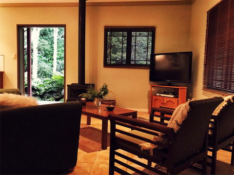 Cadaghi Cottage - Accommodation Sunshine Coast 1