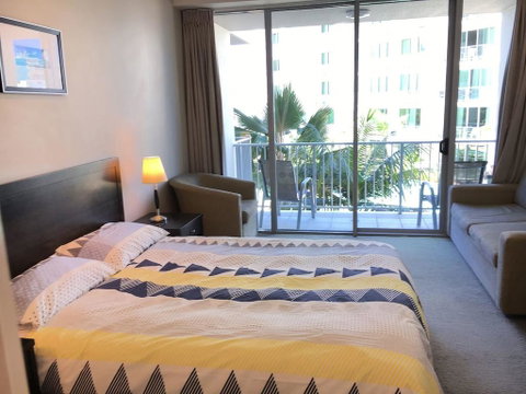 Cairns Esplanade 2 Bed 2 Bath Resort Hotel - Accommodation Sunshine Coast 1
