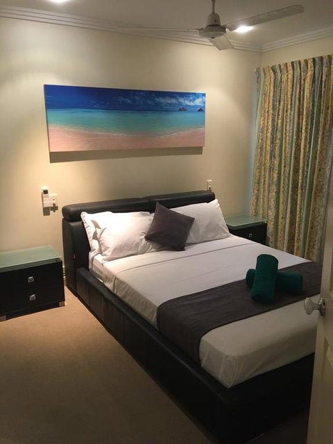 Cairns Golf Course Apartment - Accommodation Sunshine Coast 1