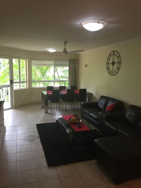 Cairns Golf Course Apartment - Accommodation Sunshine Coast 3