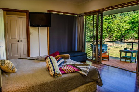 Cairns Homestead: A Peaceful Getaway - Accommodation Sunshine Coast 2