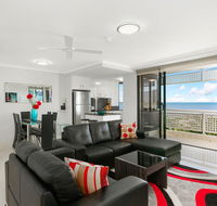 Cairns Luxury Seafront Apartment - Accommodation Sunshine Coast