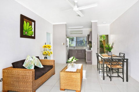 Cairns Reef Retreat - Accommodation Sunshine Coast 0