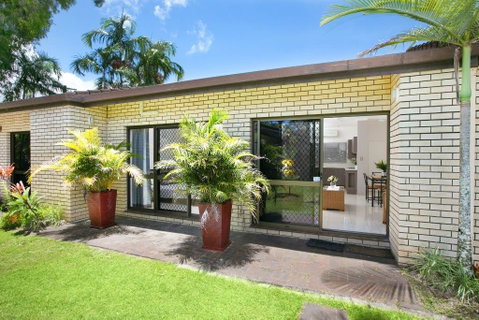 Cairns Reef Retreat - Accommodation Sunshine Coast 3