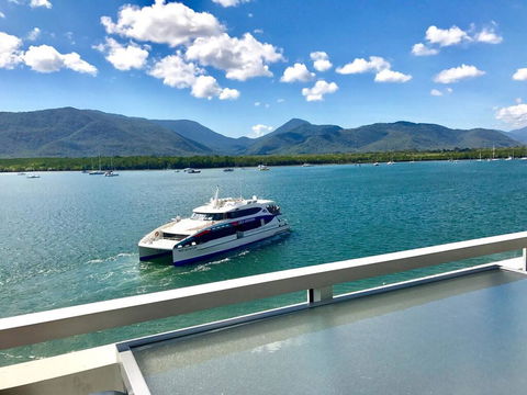 Cairns Waterfront - Harbourlights - Accommodation Sunshine Coast 1