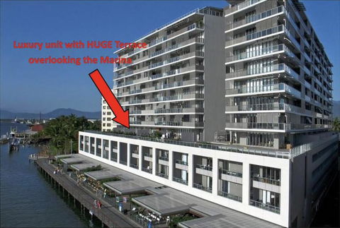 Cairns Waterfront - Harbourlights - Accommodation Sunshine Coast 0