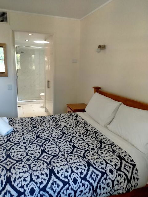 Camargue Beachfront Apartments - Accommodation Sunshine Coast 3