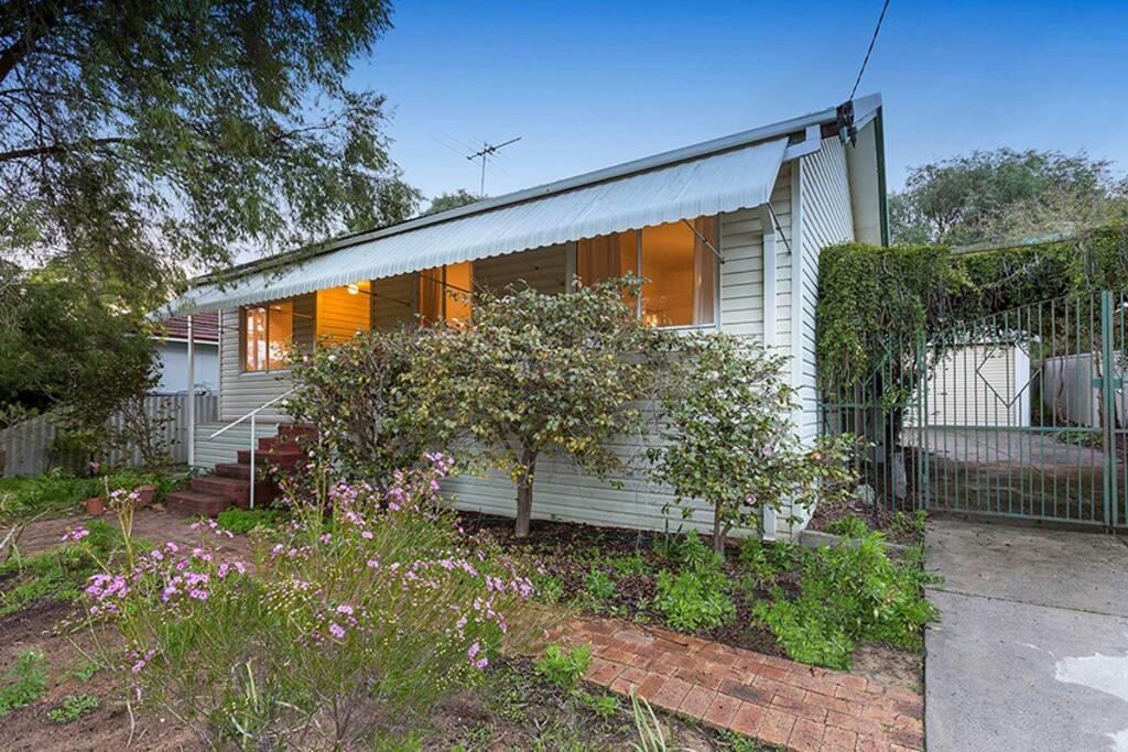 Anketell WA Accommodation Sunshine Coast