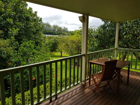 Camelot Cottages - Accommodation Sunshine Coast 1