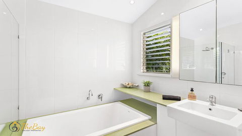 Campbell Cove - 60 Campbell Avenue - Accommodation Sunshine Coast 1