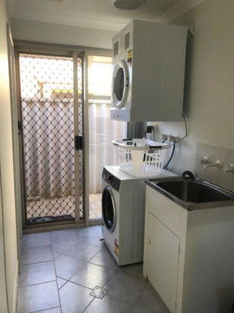 Canalside Family Getaway - Accommodation Sunshine Coast 3