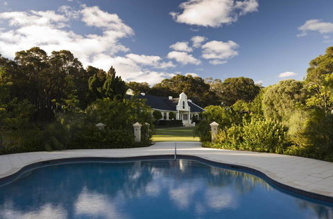 Cape Lodge - Accommodation Sunshine Coast 1
