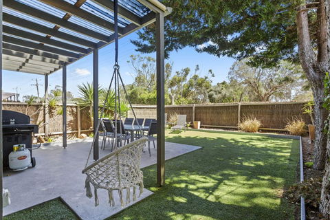 CAPEL'S REST - CAPEL SOUND - Accommodation Sunshine Coast 2