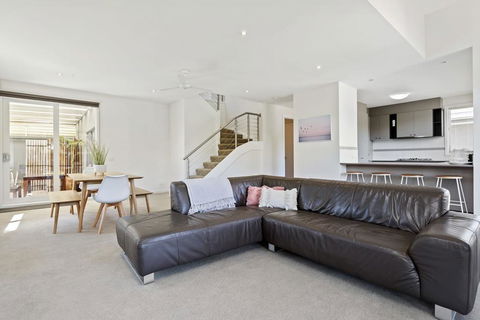 CAPEL'S REST - CAPEL SOUND - Accommodation Sunshine Coast 3