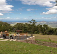 Captain's Lookout - elevated ocean views rural stay - Accommodation Sunshine Coast