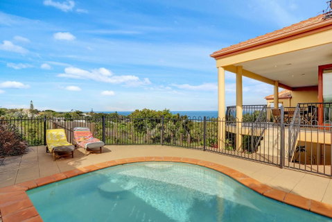 Captain's Retreat - Accommodation Sunshine Coast 1