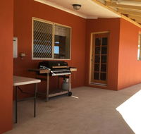 Caretakers Cottage Budget Accommodation - Accommodation Sunshine Coast