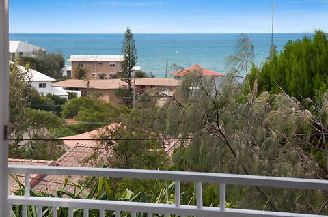 Carolyn's Beach House - Accommodation Sunshine Coast 1