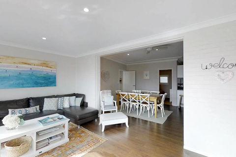 Casa Sorella - Beachfront Family Home - Accommodation Sunshine Coast 0