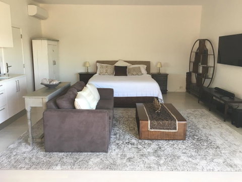 Casablanca, Peaceful Couples Retreat, Avalon Beach - Accommodation Sunshine Coast 3