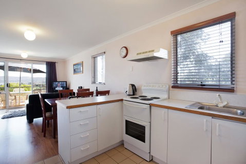 Cascades 13/3 Kurrajong Street - Accommodation Sunshine Coast 3