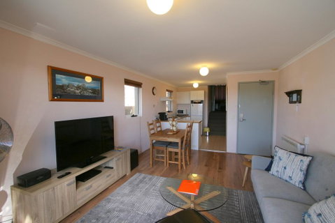 Cascades 13/3 Kurrajong Street - Accommodation Sunshine Coast 2