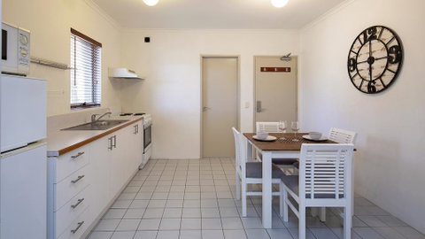 Cascades 7- Centrally Located With Beautiful Views - Accommodation Sunshine Coast 2