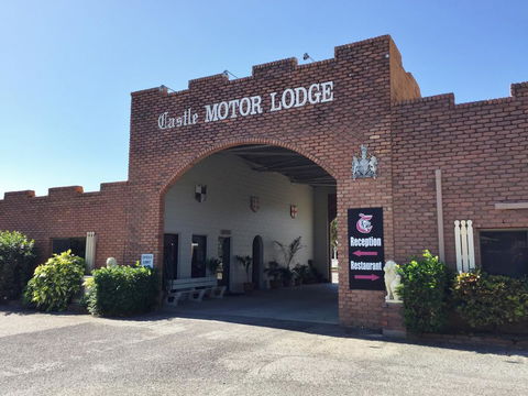 Castle Motor Lodge - Accommodation Sunshine Coast 0