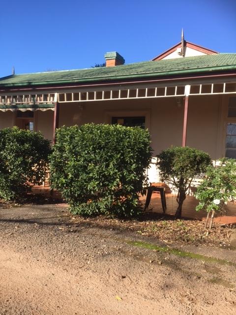 Catania Cottage & Farmhouse - Accommodation Sunshine Coast 0