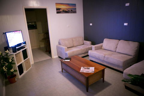 Cave Place Units - Accommodation Sunshine Coast 0