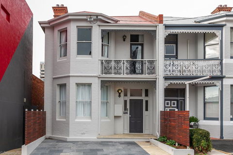 Celestial Suite - Accommodation Sunshine Coast 2