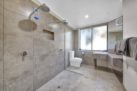 Central Deborah Motel - Accommodation Sunshine Coast 2