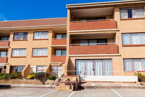 Central Park 14 - Centrally Located With Views To The Mountains - Accommodation Sunshine Coast 1