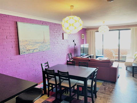 Central Park 14 - Centrally Located With Views To The Mountains - Accommodation Sunshine Coast 2