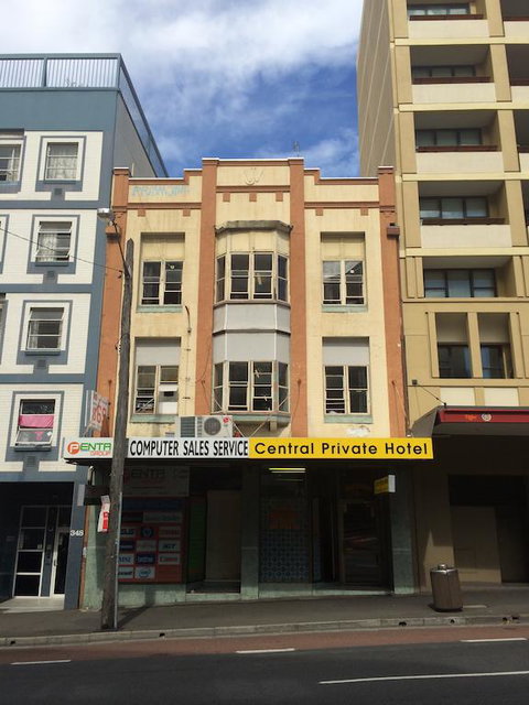 Central Private Hotel - Accommodation Sunshine Coast 3