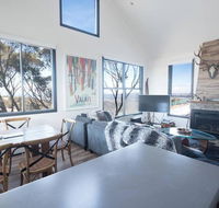 Chalet Deich - Pearse Apt 3 - Ski in ski out - Accommodation Sunshine Coast