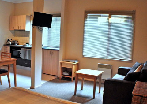 Champagne - Accommodation Sunshine Coast 0